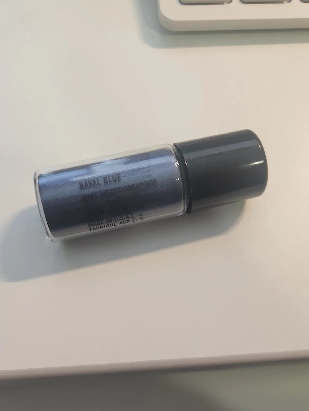 MAC Cosmetics Loose Pigment Eyeshadow — Shimmering Steel Blue